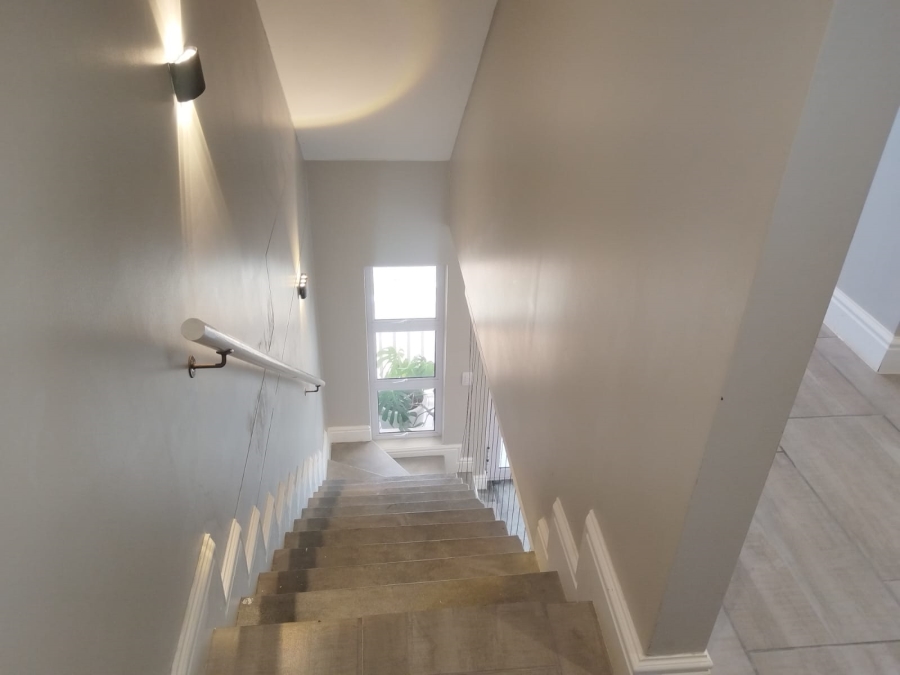 To Let 4 Bedroom Property for Rent in Glencairn Western Cape